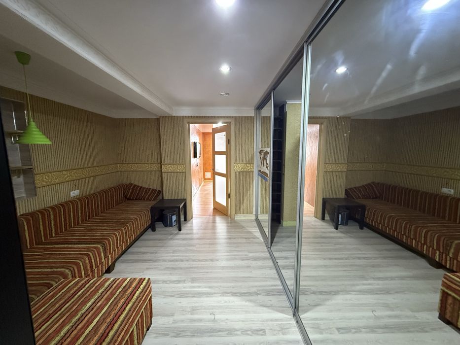 Укомплектований будинок з бомбосховищем