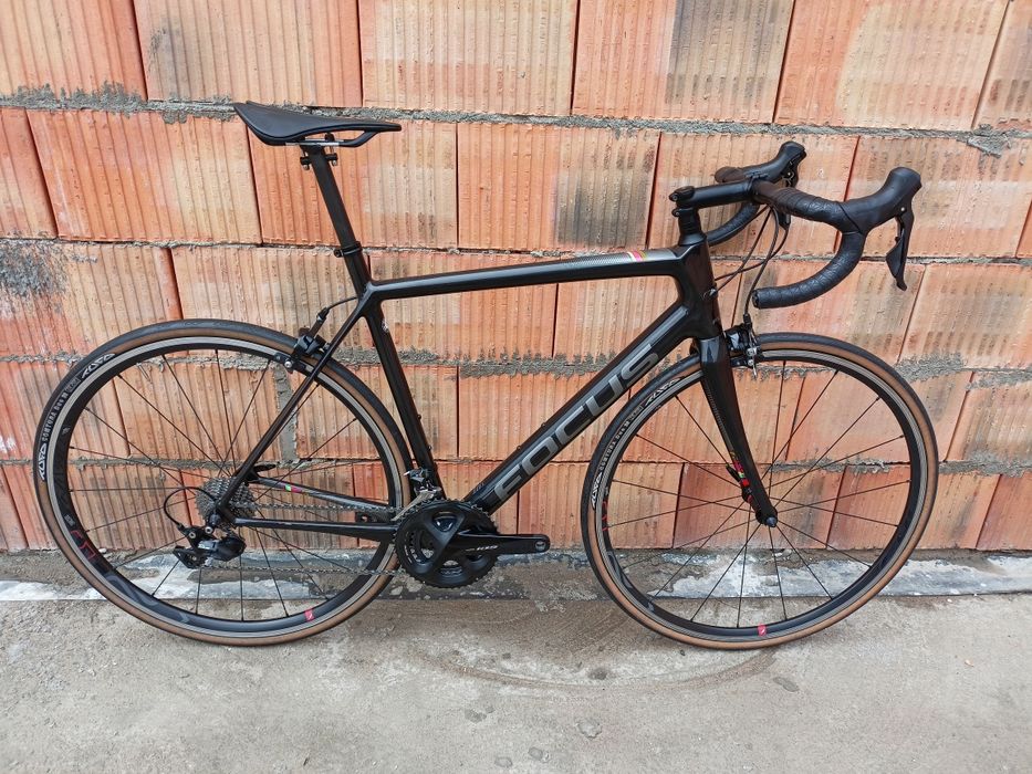 Focus Izalco Race roz. L carbon