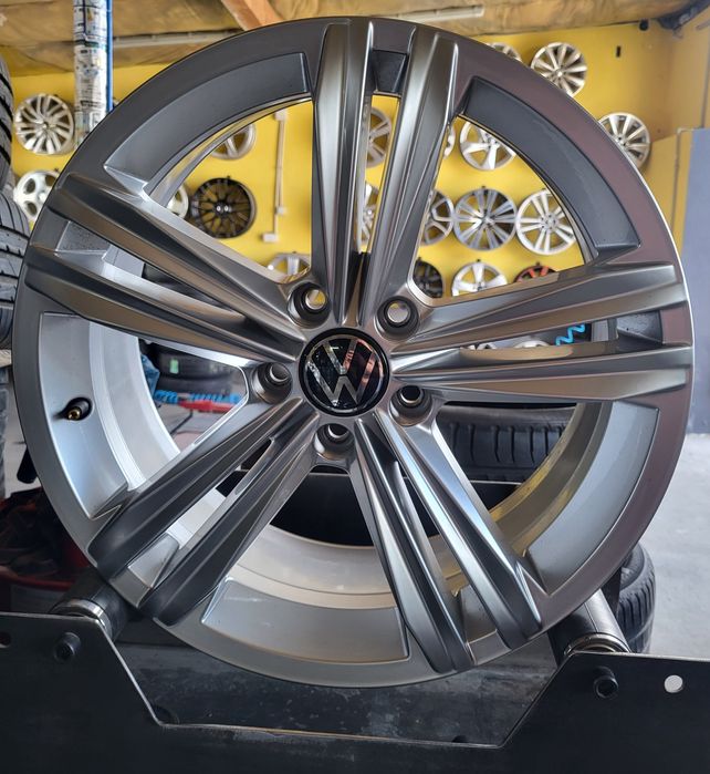 Felgi Aluminiowe 5x112 7Jx18 5x112 ET43 VW Tiguan