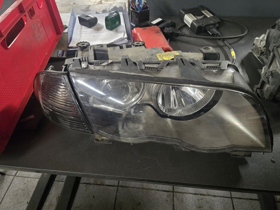 Reflektory Reflektor xenon BMW E46