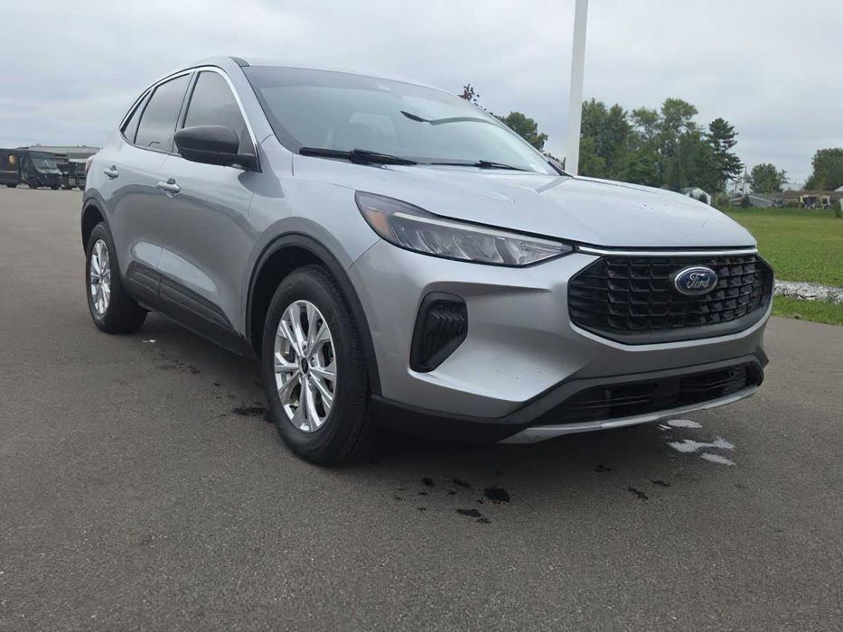 Ford Escape hyb      2023