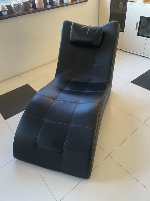 Czarny szezlong - fotel