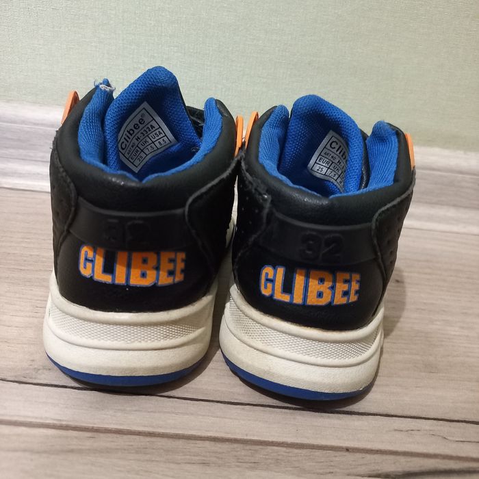 Кожанные кроссовки ддя мальчик 25 размер 16 см