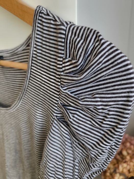 Bluzka w paski, pufki na ramionach