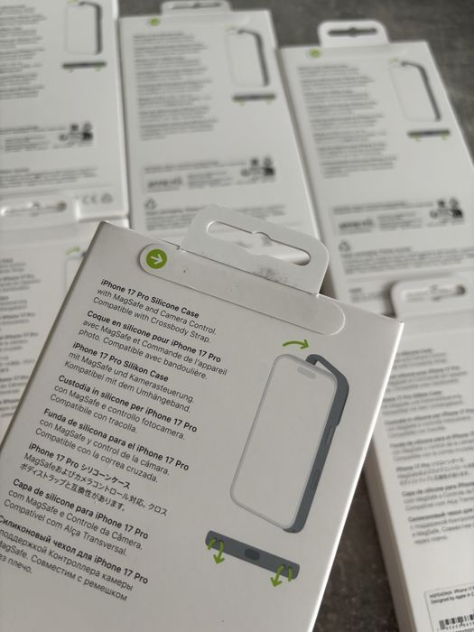 iPhone 17 Pro Silicone Case with MagSafe Orange / Midnight