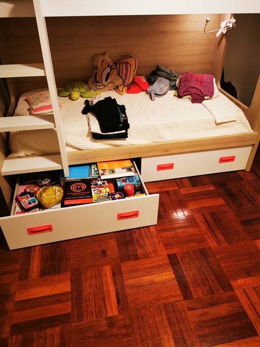 Beliche com 2 gavetões de arrumação