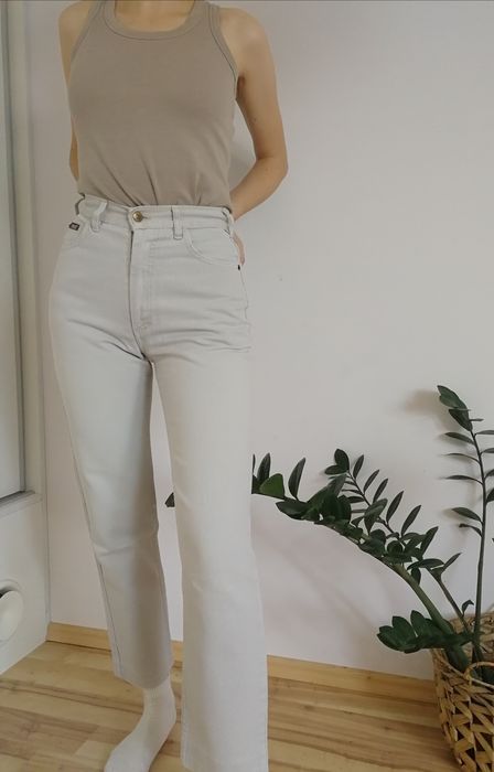 Mom jeans kremowe
