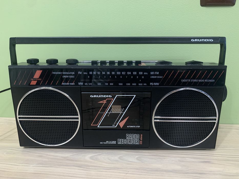 Макнітофон, радіо Grundig RR335
