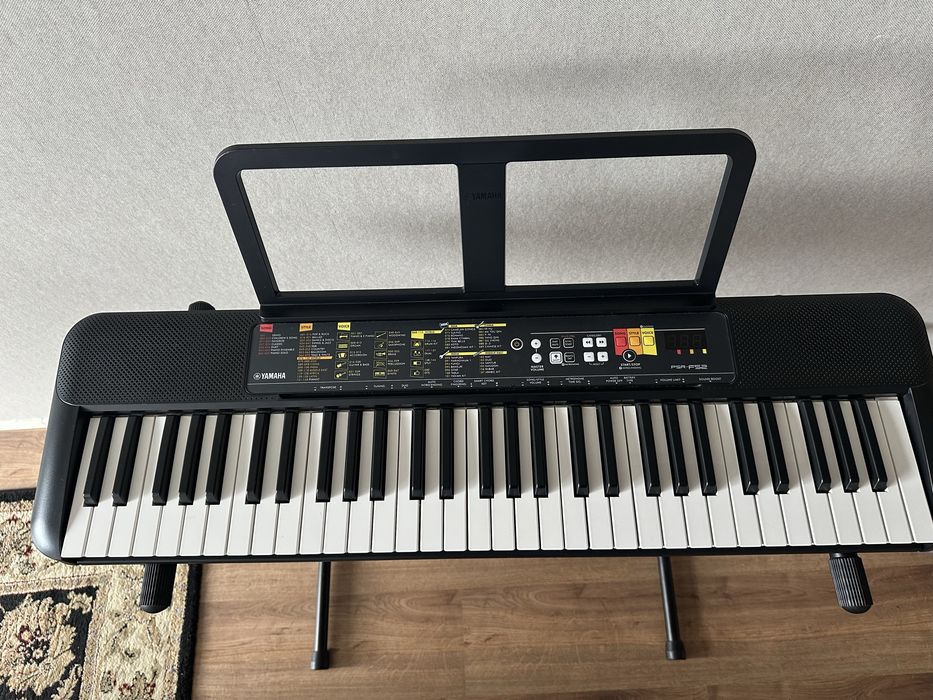 Piano Yamaha PSR- F52