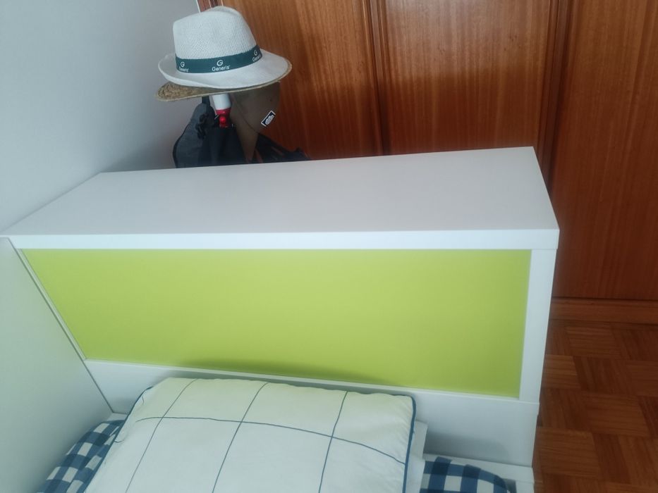 Cama solteiro  branca