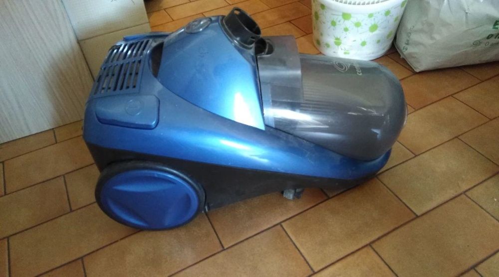 Aspirador Centric 2000W