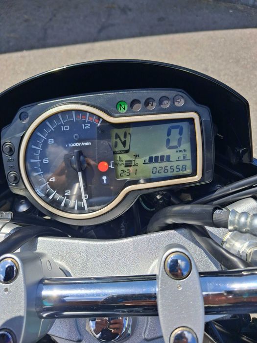SUZUKI GSR 750 2011