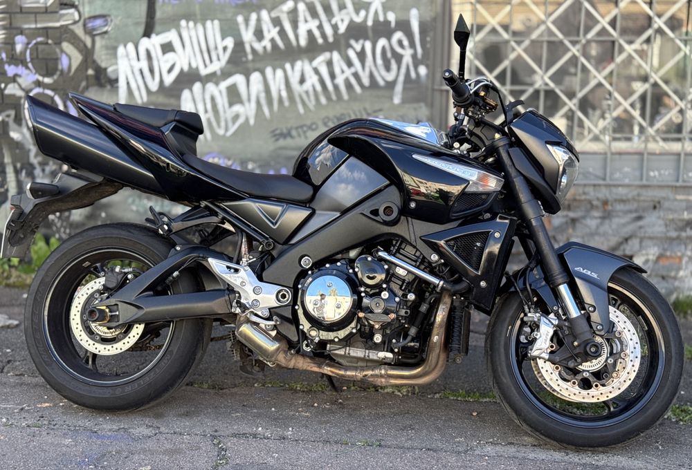 Мотоцикл Suzuki B-King 2008 року