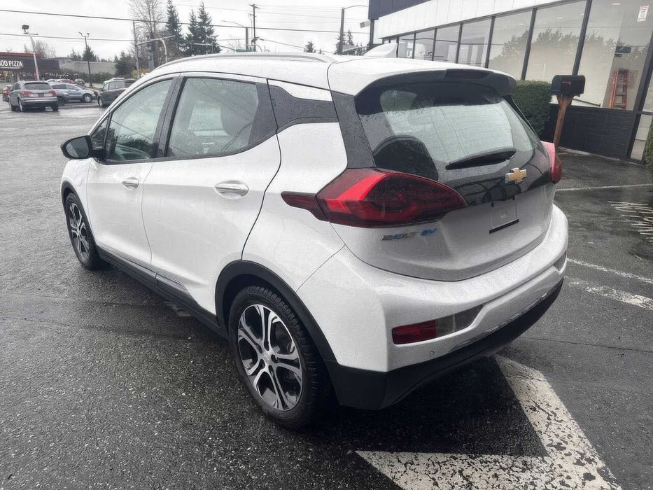 Chevrolet Bolt EV      2021
