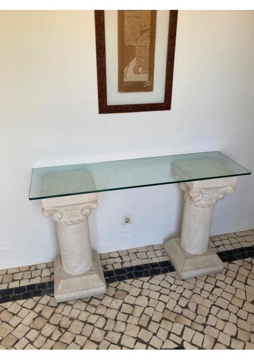 Consola em Pedra com assinatura de designer