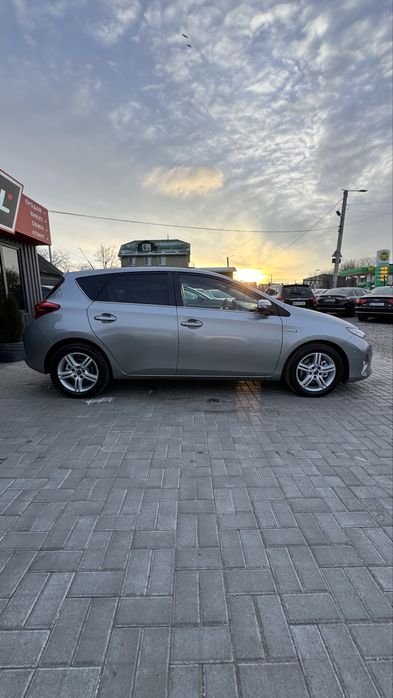 Toyota Auris Hybrid Тойота Ауріс 2014 р 1,8 бенз/електро АКПП Панорама