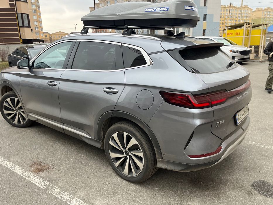 Поперечини на дах китайських авто Thule багажник рейлінги