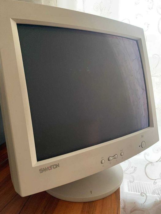 Монітор Samtron 76E/Монитор Samtron 76E