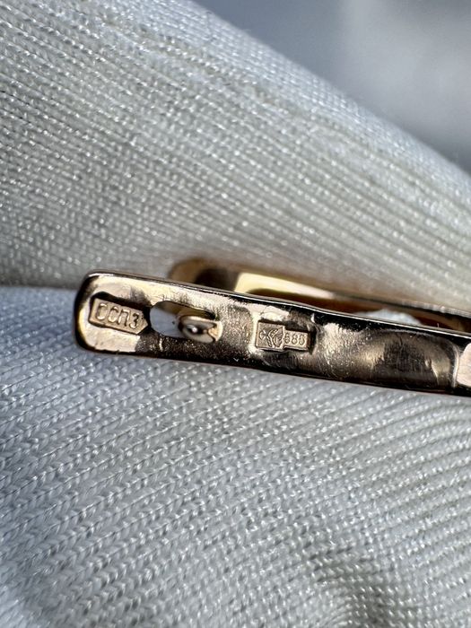 Золоті сережки з діамантами