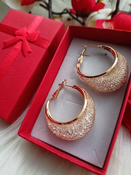 Kolczyki damskie w czerwonym pudełku, nowe