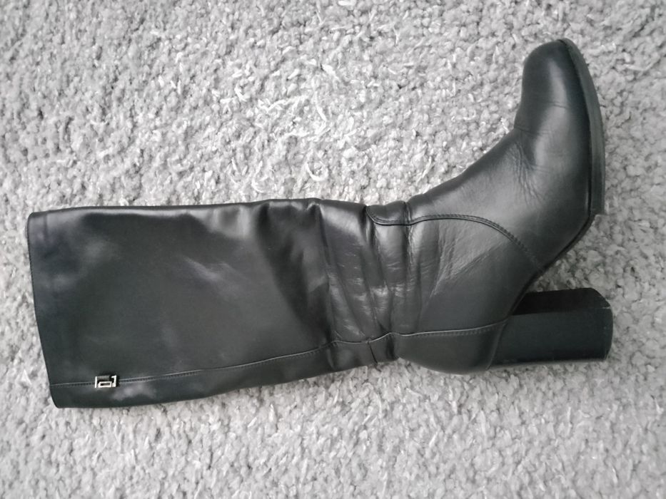 Продам зимові чобітки 40 розміру