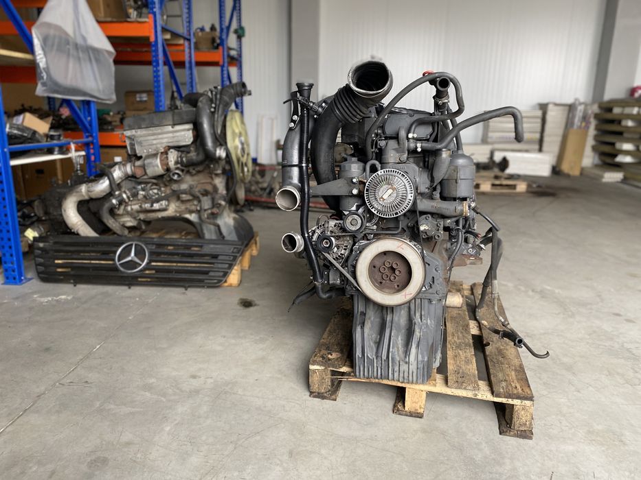 Мотор OM904 4,3 Vario Atego корбка двигун