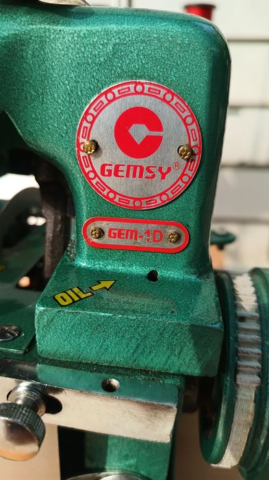 Оверлок полупрофесиональный