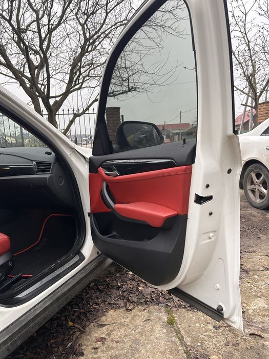 BMW x1 Xdrive28I 2013 року