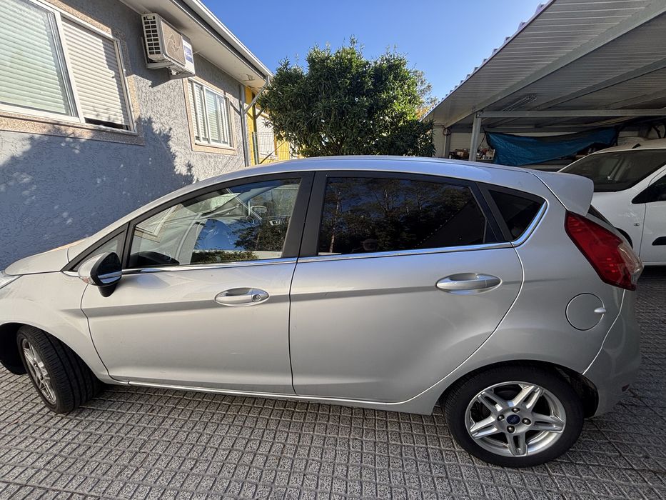 Ford Fiesta 1.5 Diesel — photo 4
