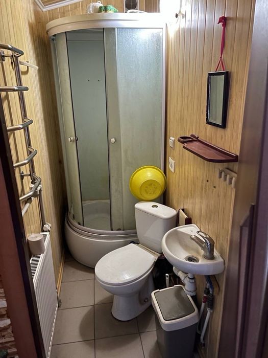 Оренда будинку або кімнати окремо