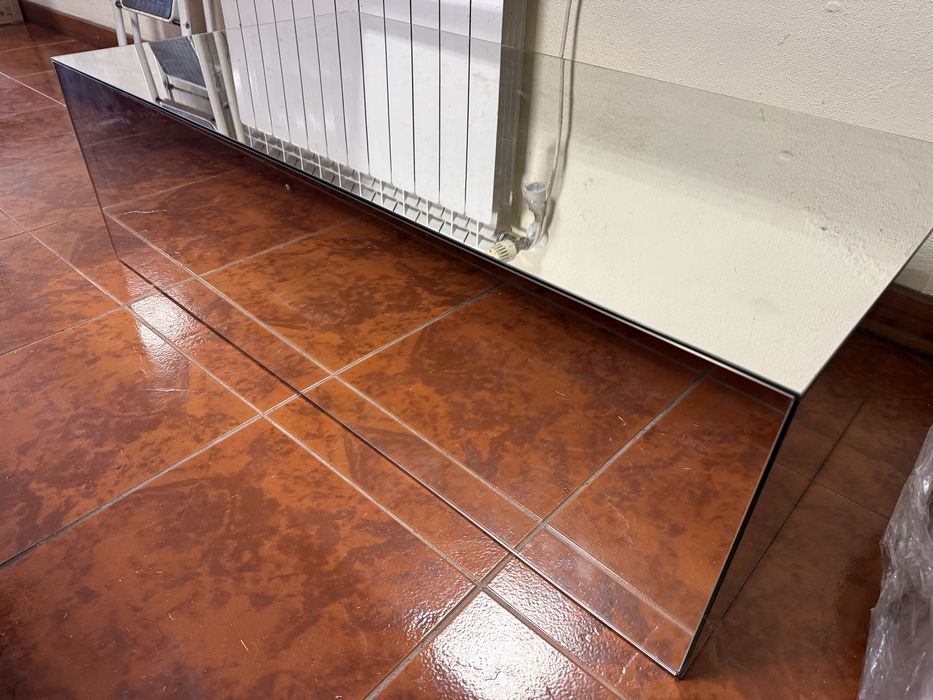 Mesa de centro em espelho