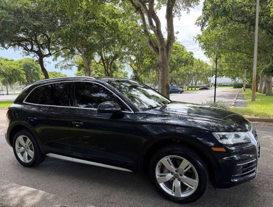 Audi Q5 quattro Premium Plus      2018