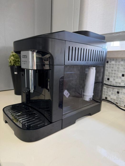 Máquina Café Delonghi Magnifica EVO
