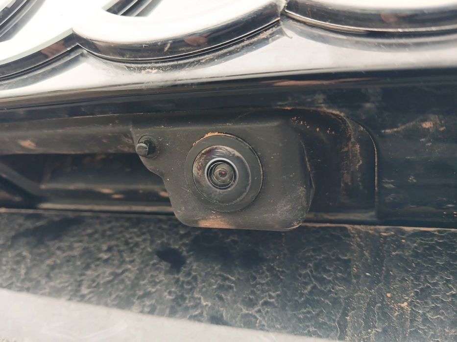 Câmera traseira AUDI Q8 (4MN)
