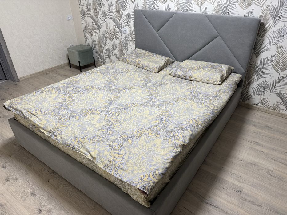 Вільна 2-кімн.квартира-студія. Подобово. Посуточно.