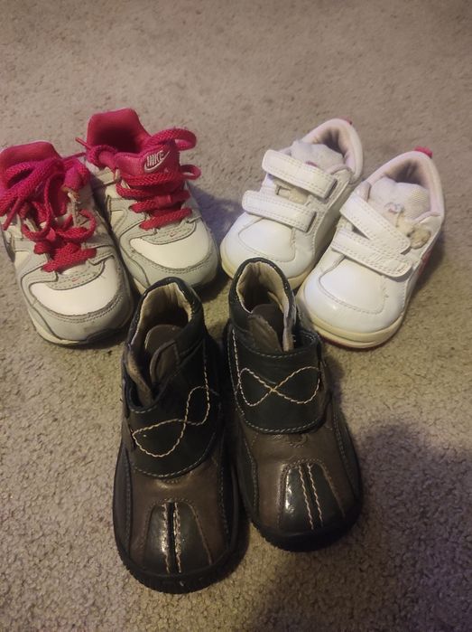 3 pares botins/sapatilhas criança tamanho 19