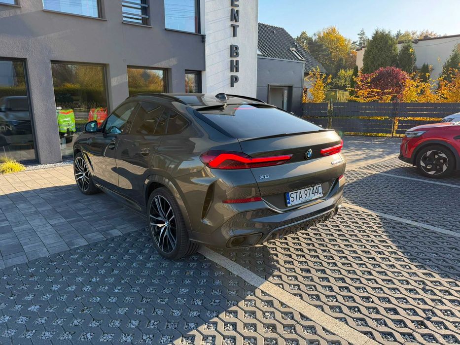 samochód BMW X6 M50d okazja