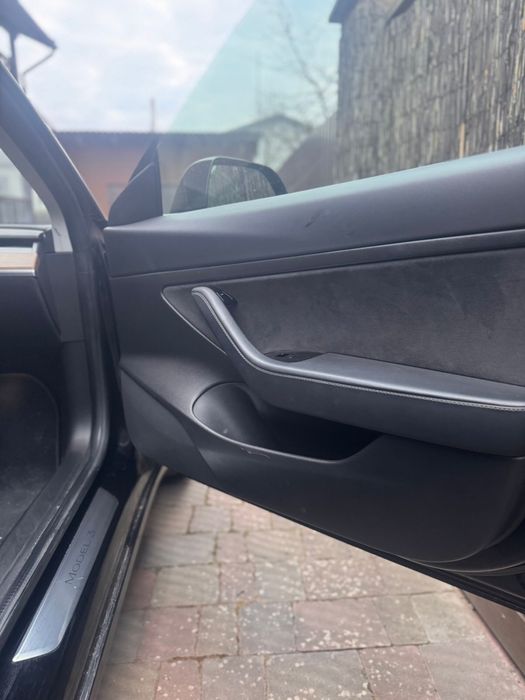 Продам Tesla model 3