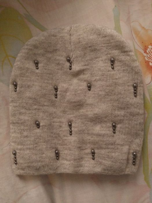 Шапка на дорослого або, підлітка