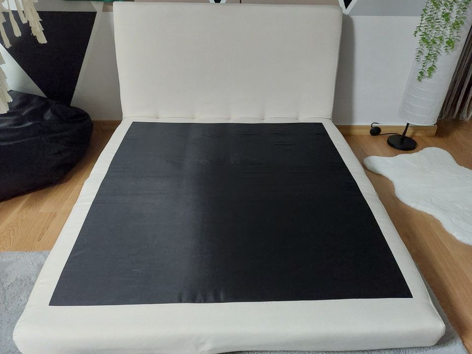 Sofa cama creme em muito bom estado