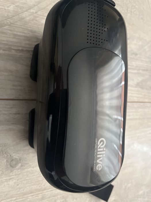 Virtual reality glasses