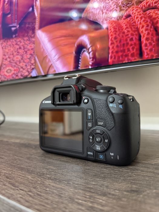 Canon EOS Rebel T7 / EOS 2000D