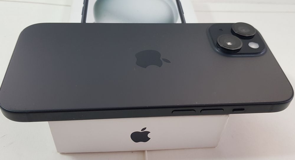 Apple iPhone 15 "128gb/98%"