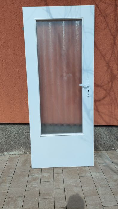 drzwi wewnętrzne białe z szybą