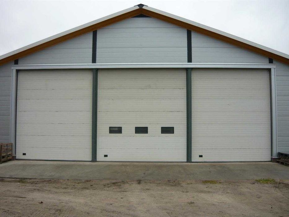 Duże drzwi garażowe 3x3 m, bramy segmentowe przemysłowe. Krótki termin