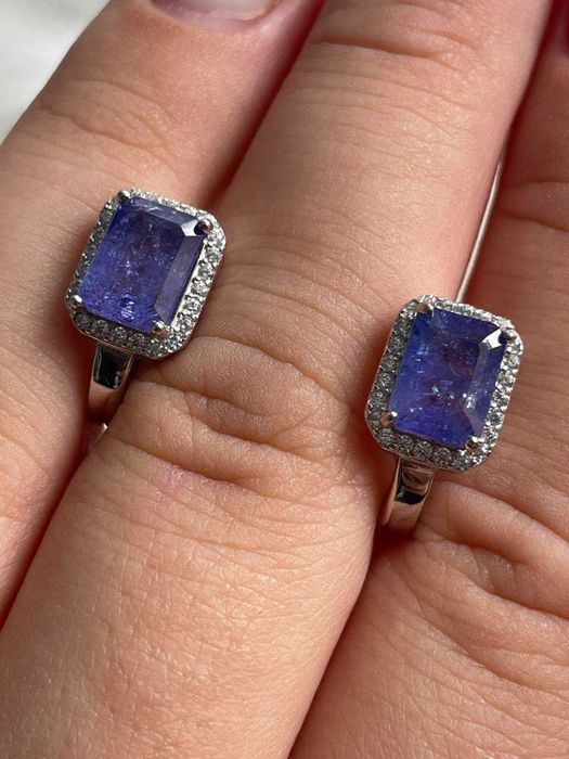Серьги из серебра 925 пробы с танзанитом 8x6 мм