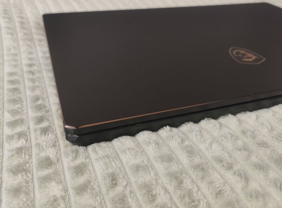 MSI GS75 Stealth 10SF / i7-10875H / RTX 2070 Max-Q / 32GB / 1TB / 240Hz