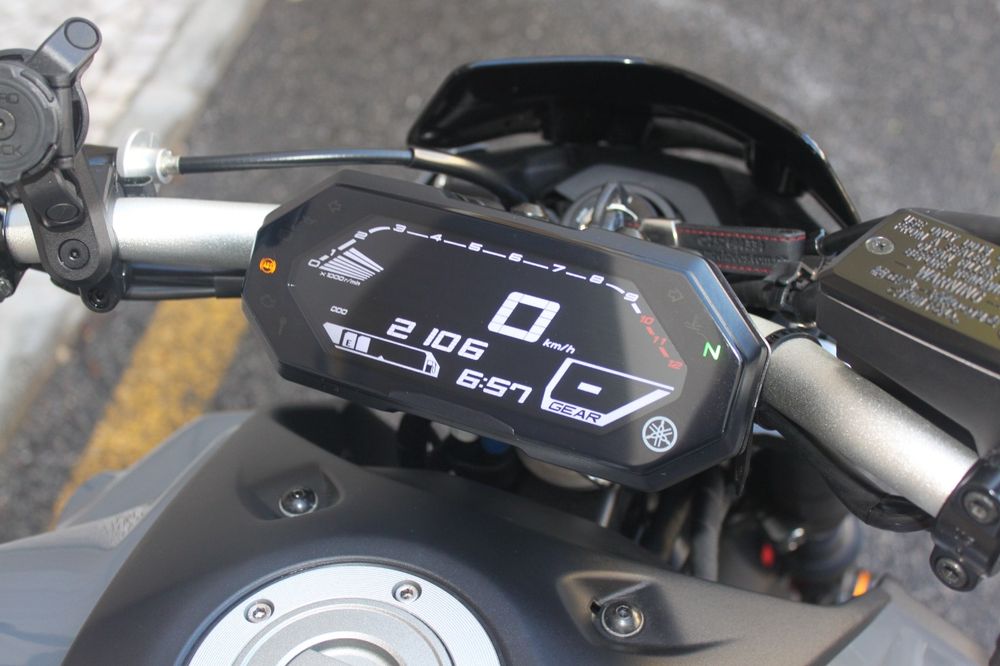 Yamaha MT-07 55kw apenas 2100km