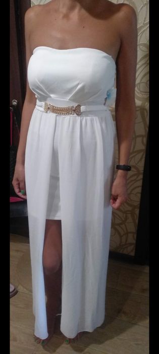 Платье новое, очень красиво смотрится. Нарядное.( размер на фото)