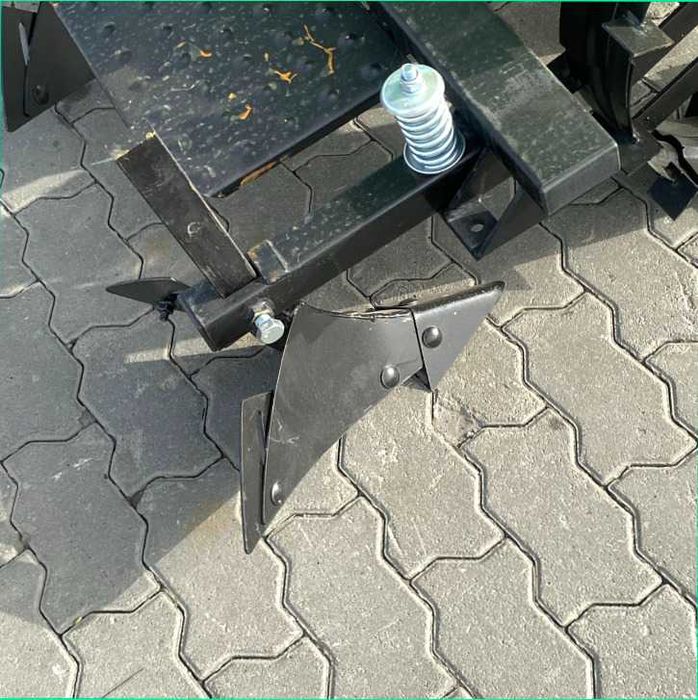 Картоплесаджалка навісна 2 рядна 60 см з БАЧКОМ на міндобриво, сажалка